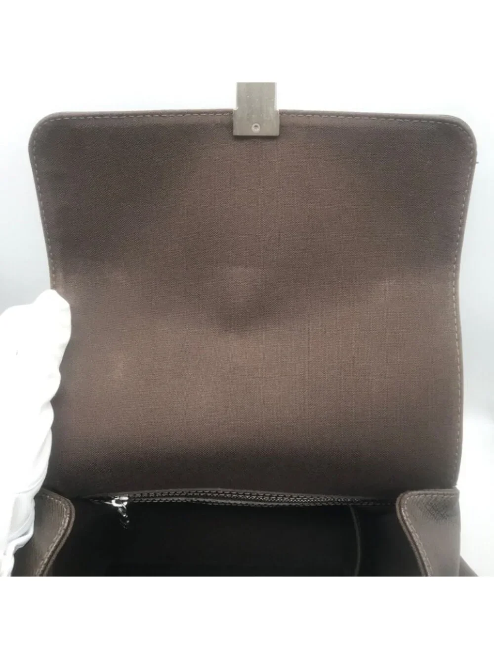 Louis Vuitton Taiga Shoulder Bag